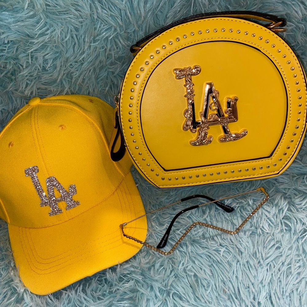Yellow LA set 40$